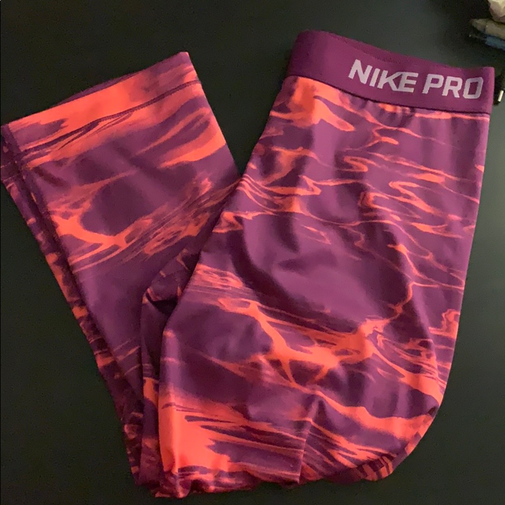 Nike pro capris